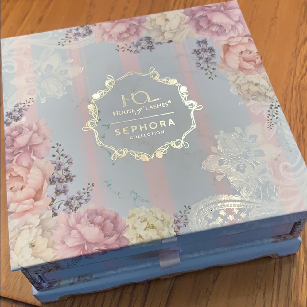 Sephora Collection x House of Lashes palette